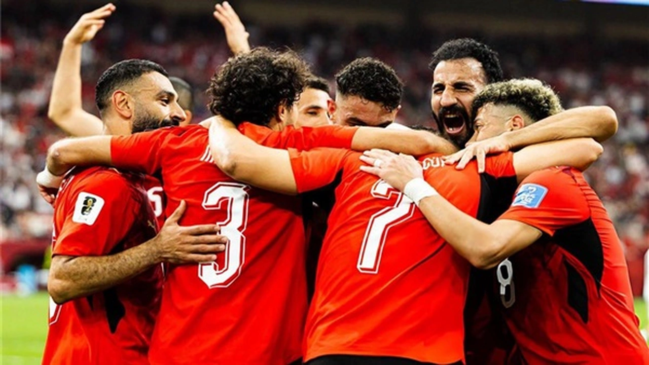 مصر تواجه الأرجنتين في ثمن نهائي كأس العالم: تفاصيل المباراة والقنوات الناقلة